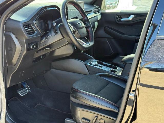 Certified 2023 Ford Escape ST-Line w/ Tech Pack #1 image 6