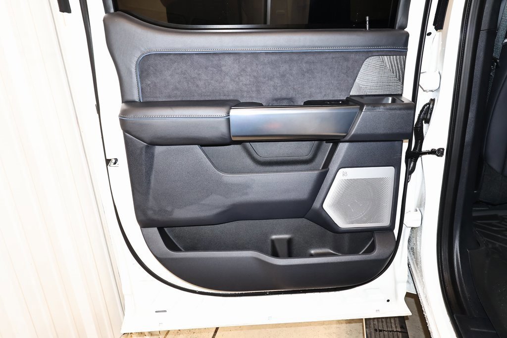 Certified 2025 Ford F450 Platinum w/ FX4 Off-Road Package image 18