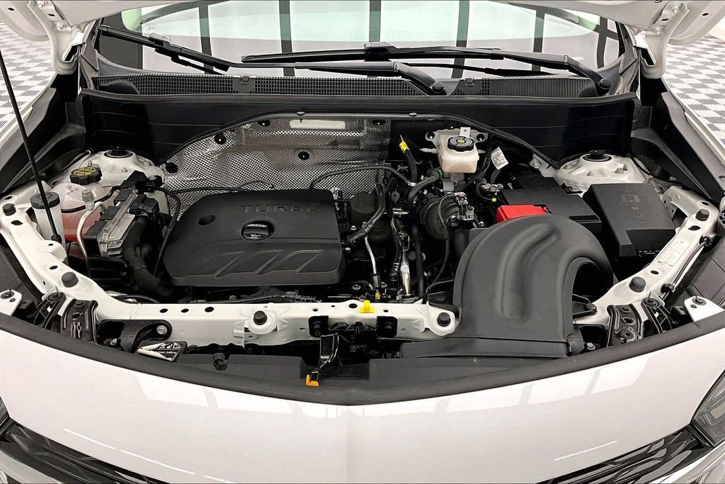 Used 2023 Buick Encore GX Essence w/ Experience Buick Package image 12