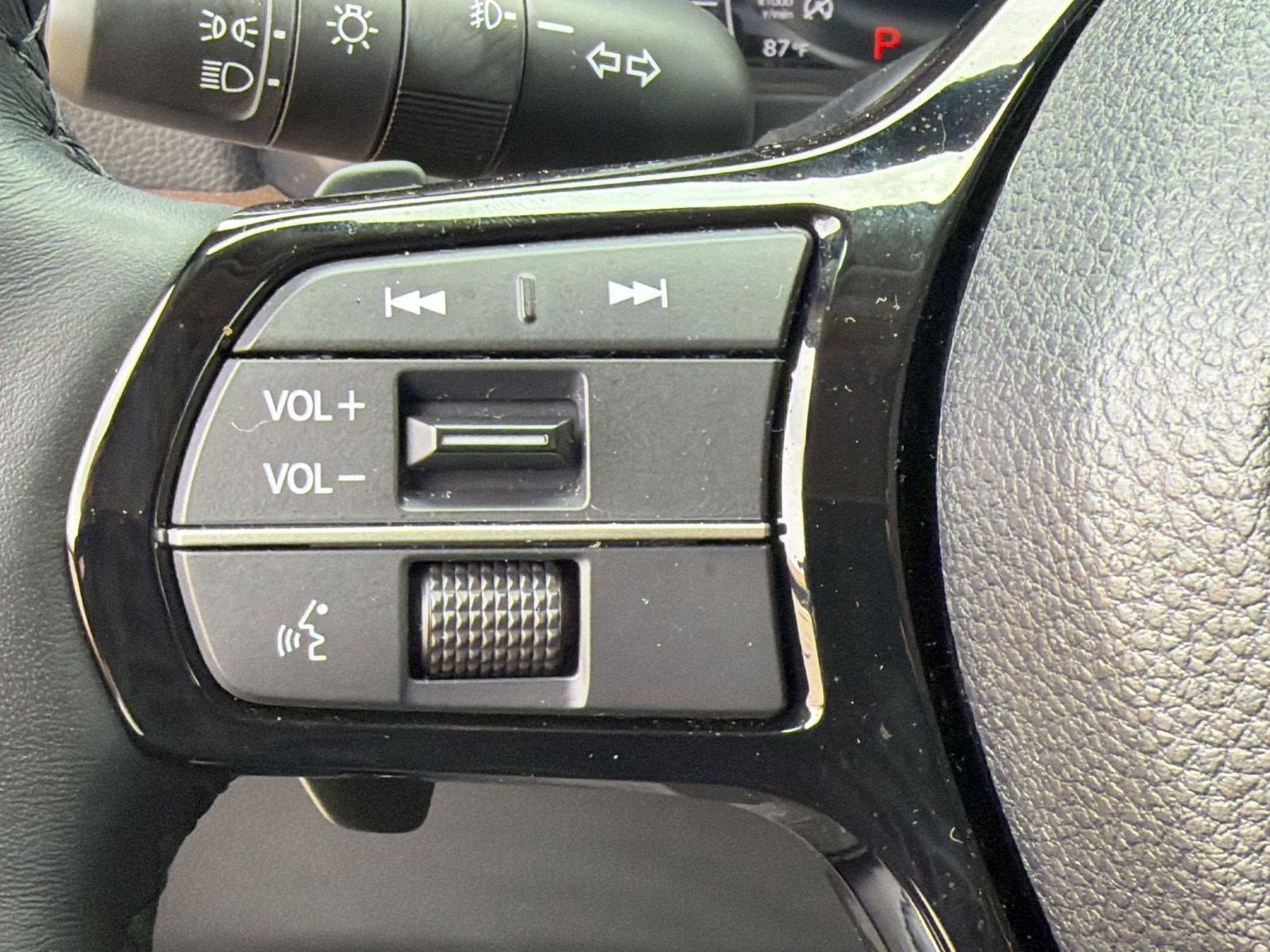 Used 2025 Honda Pilot Elite image 22