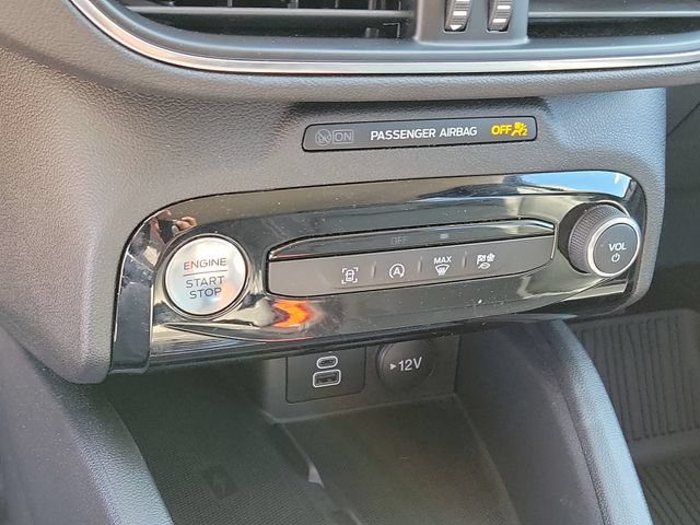 Certified 2025 Ford Escape Platinum AWD/4WD image 16