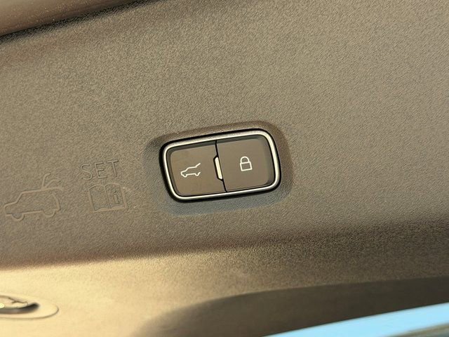 Certified 2025 Ford Expedition Platinum w/ Stealth Appearance Package image 37