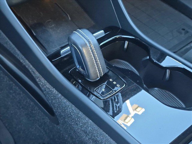Used 2021 Volvo XC40 P8 Recharge w/ Advanced Package AWD/4WD image 12