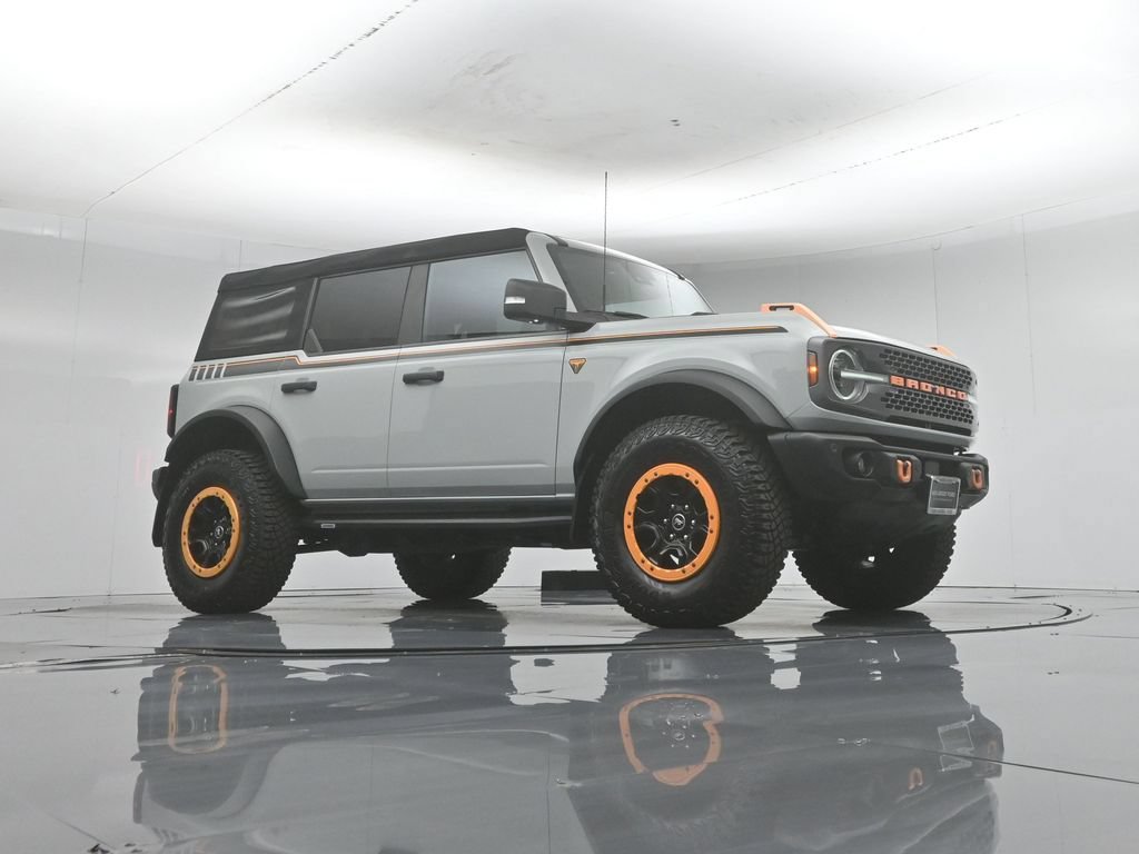 Certified 2023 Ford Bronco Badlands w/ Sasquatch Package AWD/4WD image 4