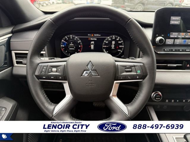 Used 2023 Mitsubishi Outlander SE Black Edition image 15