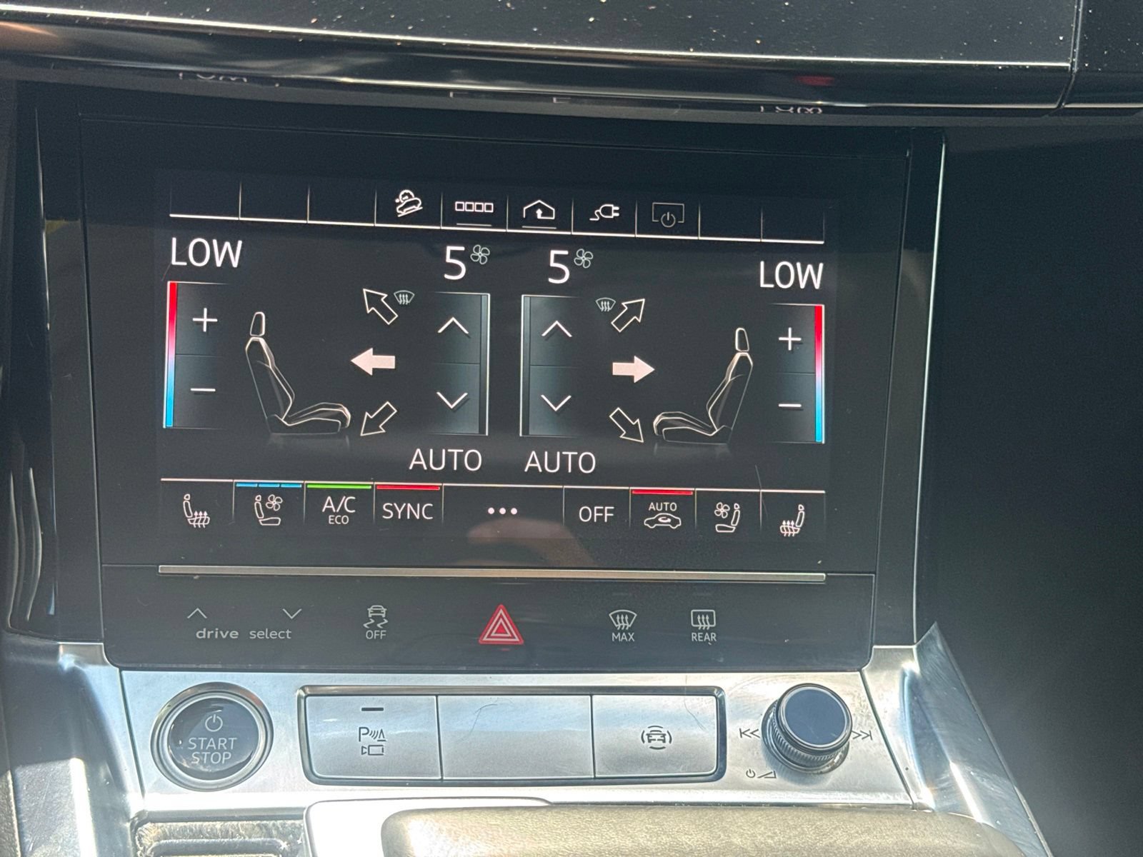 Used 2022 Audi e-tron Premium Plus AWD/4WD image 30
