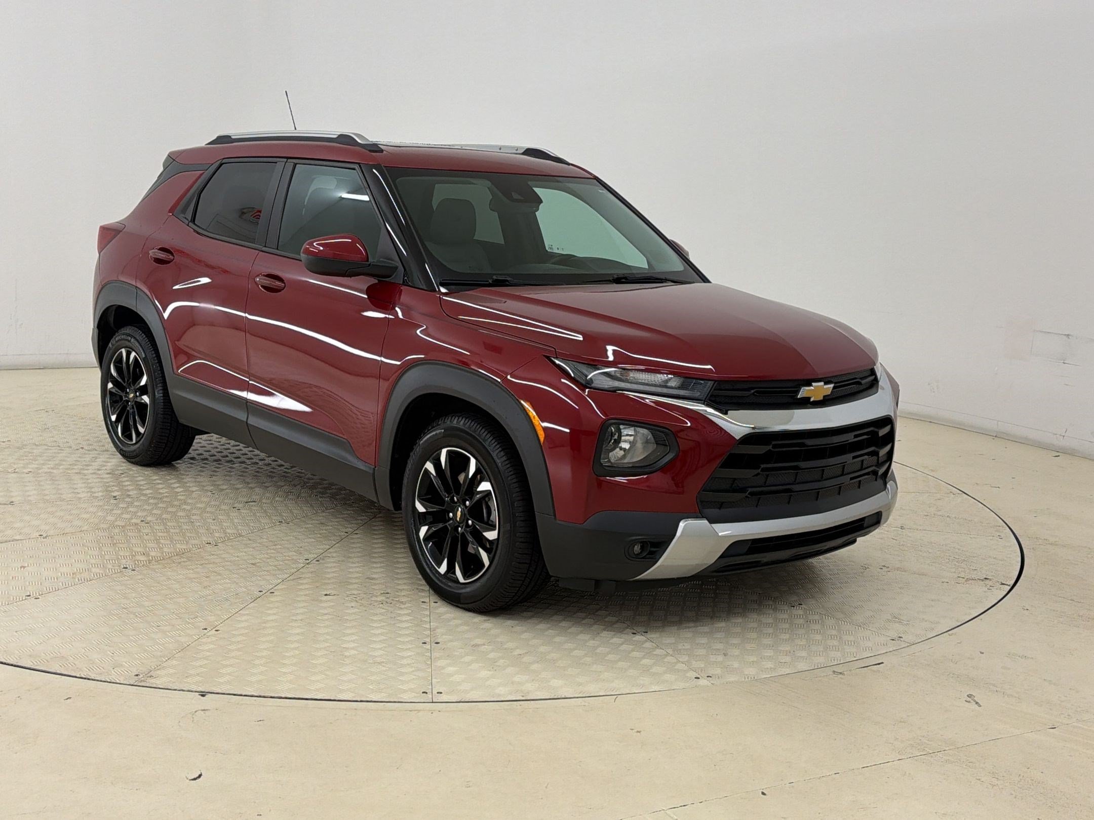Used 2021 Chevrolet TrailBlazer LT w/ Sun and Liftgate Package FWD image 7