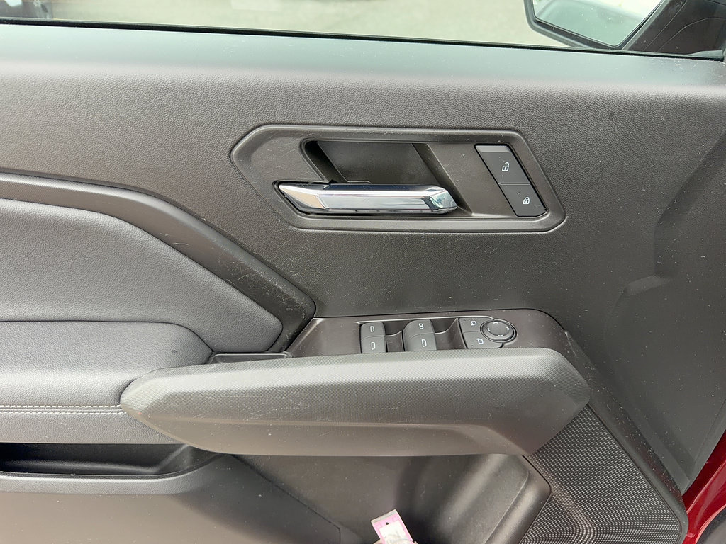 Used 2024 Chevrolet Colorado LT RWD image 9