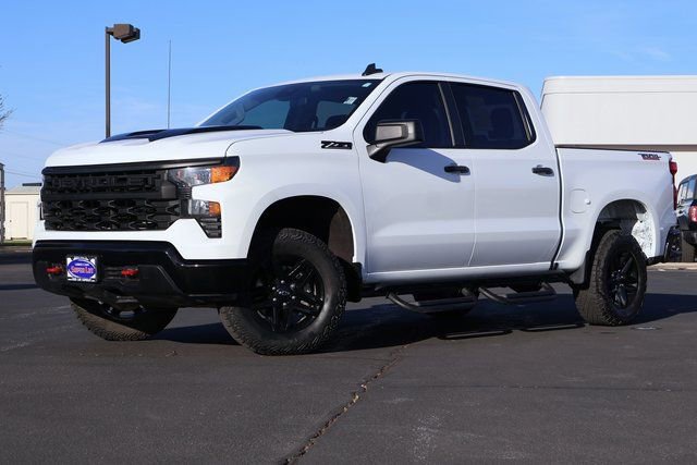 Used 2024 Chevrolet Silverado 1500 Custom Trail Boss w/ LPO, Dark Essentials Package image 19