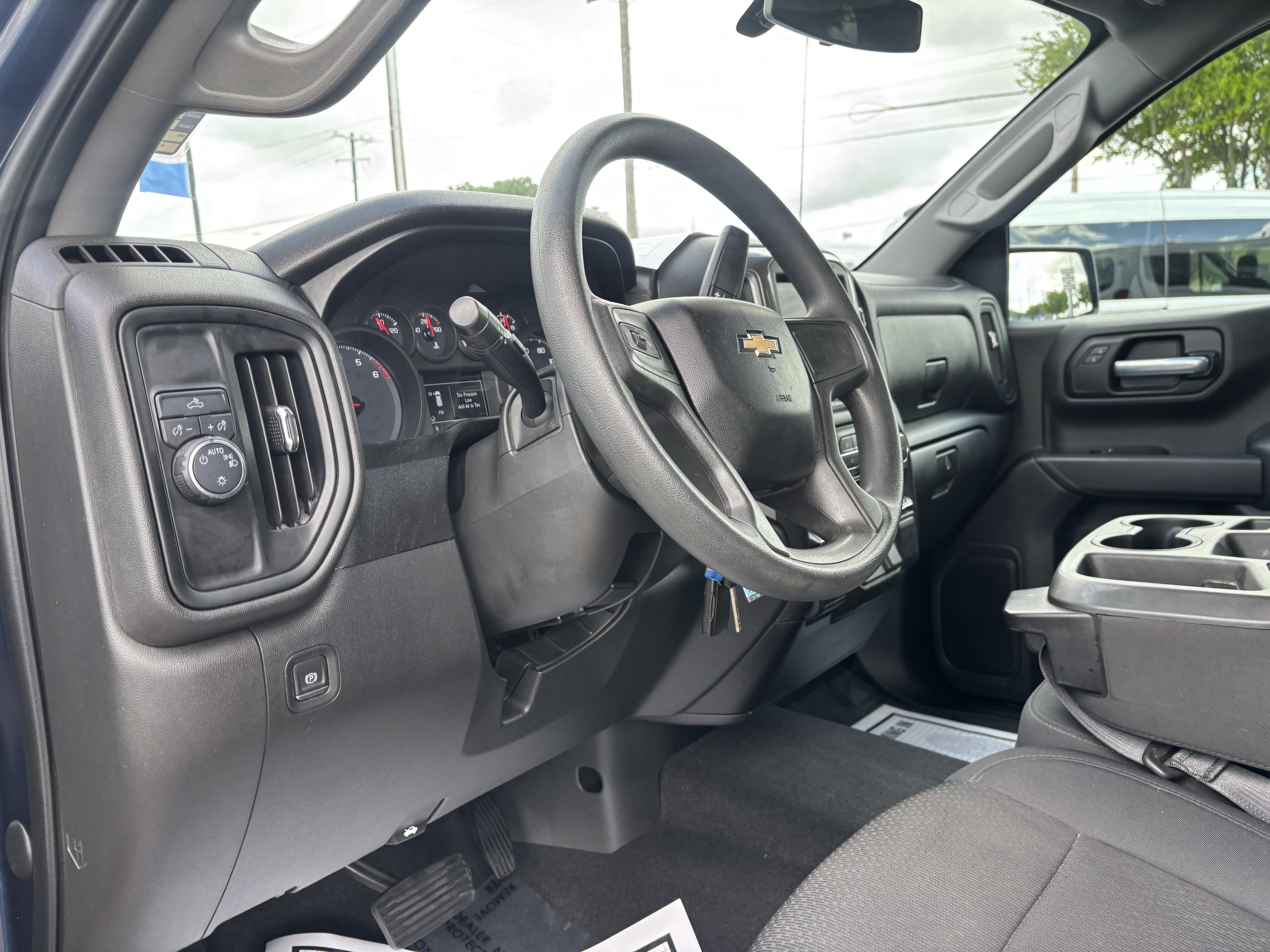 Used 2020 Chevrolet Silverado 1500 Custom w/ Custom Value Package RWD image 8