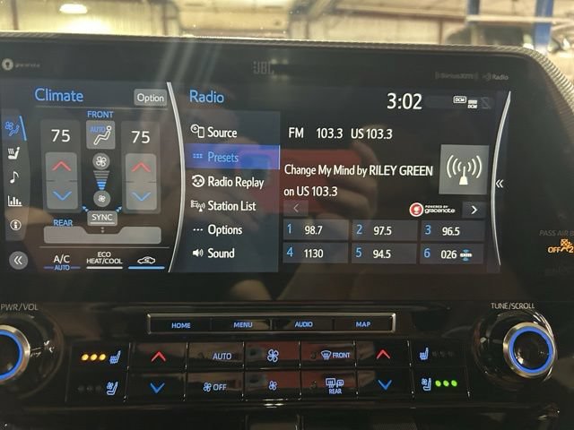 Used 2021 Toyota Highlander Platinum AWD/4WD image 8