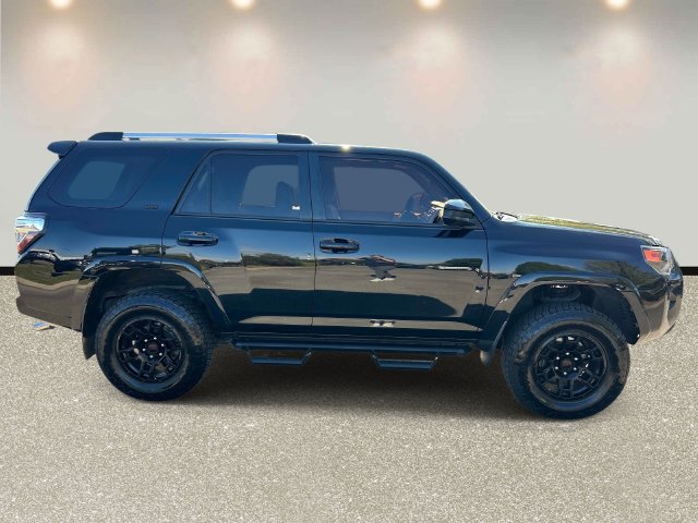 Used 2019 Toyota 4Runner SR5 AWD/4WD image 4