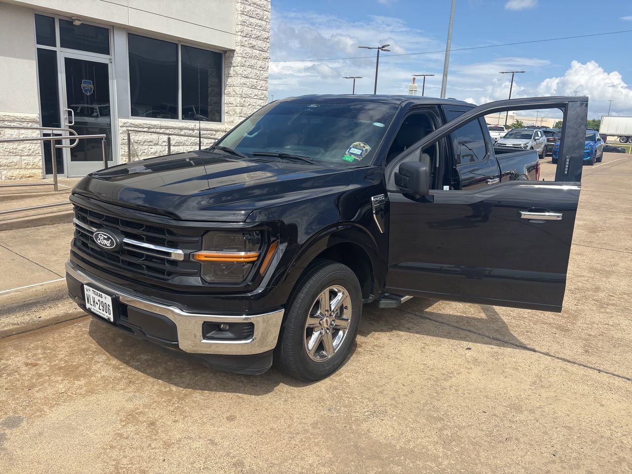 Certified 2024 Ford F150 XLT image 1