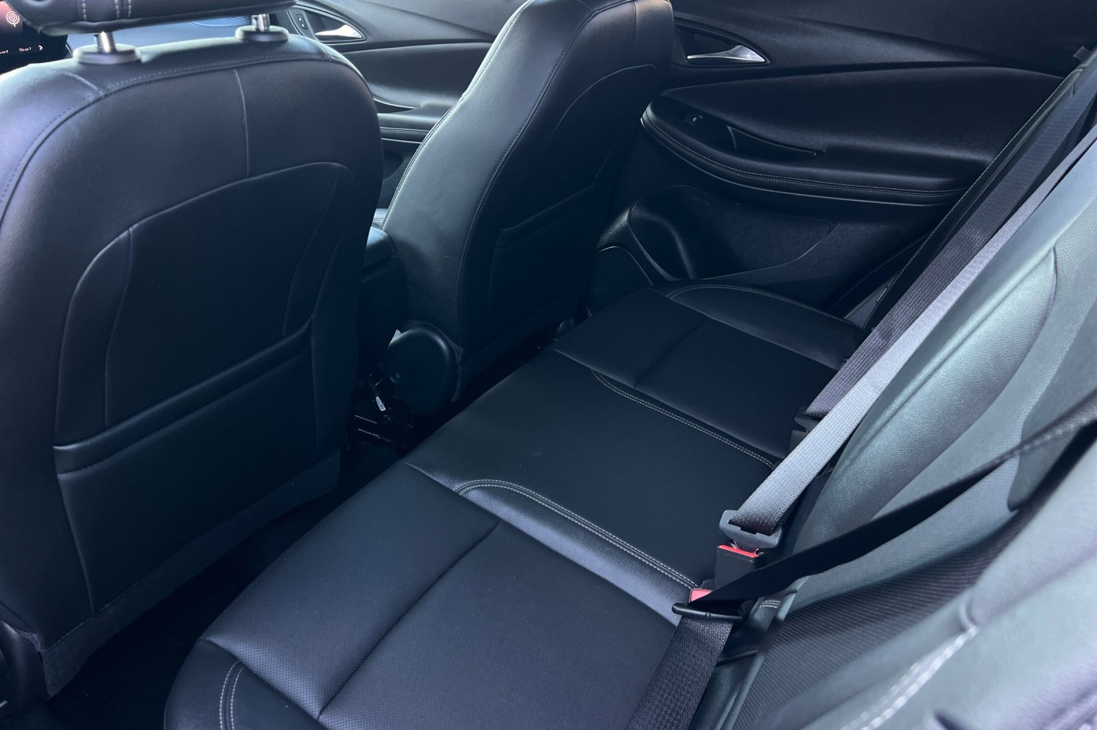 Used 2024 Buick Encore GX Sport Touring image 12