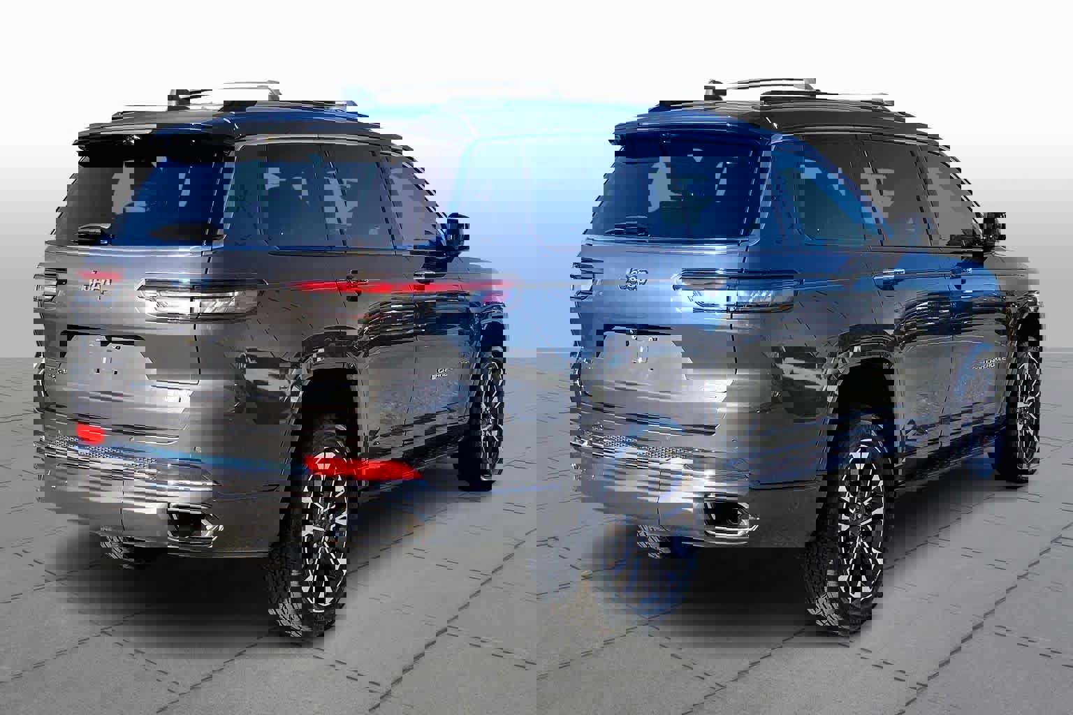 Used 2021 Jeep Grand Cherokee L Overland w/ Luxury Tech Group IV image 12