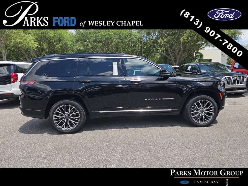Used 2025 Jeep Grand Cherokee L Summit AWD/4WD image 3