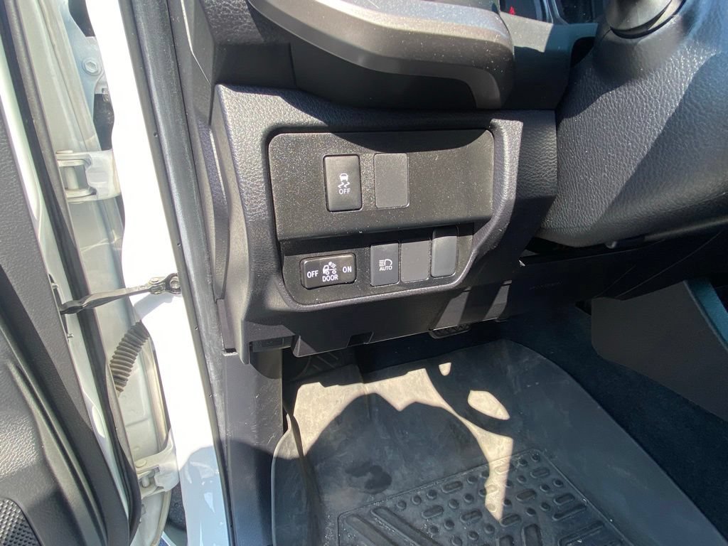 Used 2023 Toyota Tacoma SR5 w/ Technology Package AWD/4WD image 12