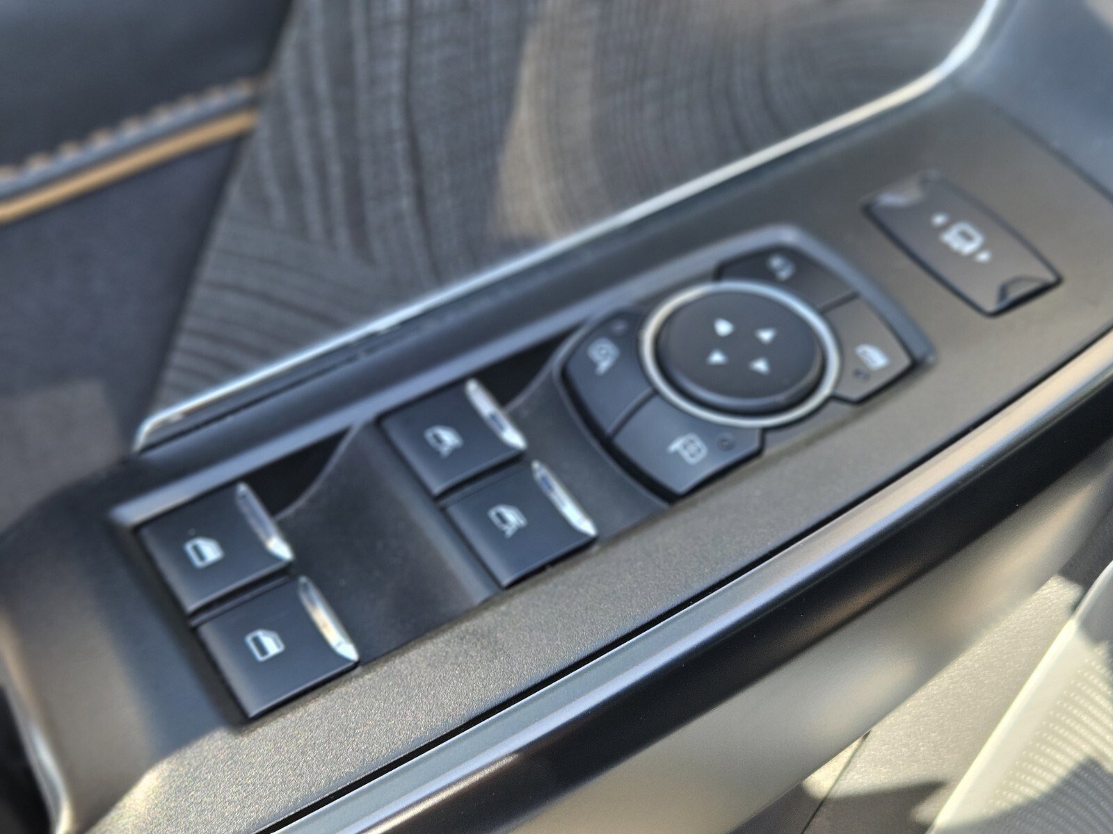 Certified 2024 Ford F250 Platinum w/ FX4 Off-Road Package image 19