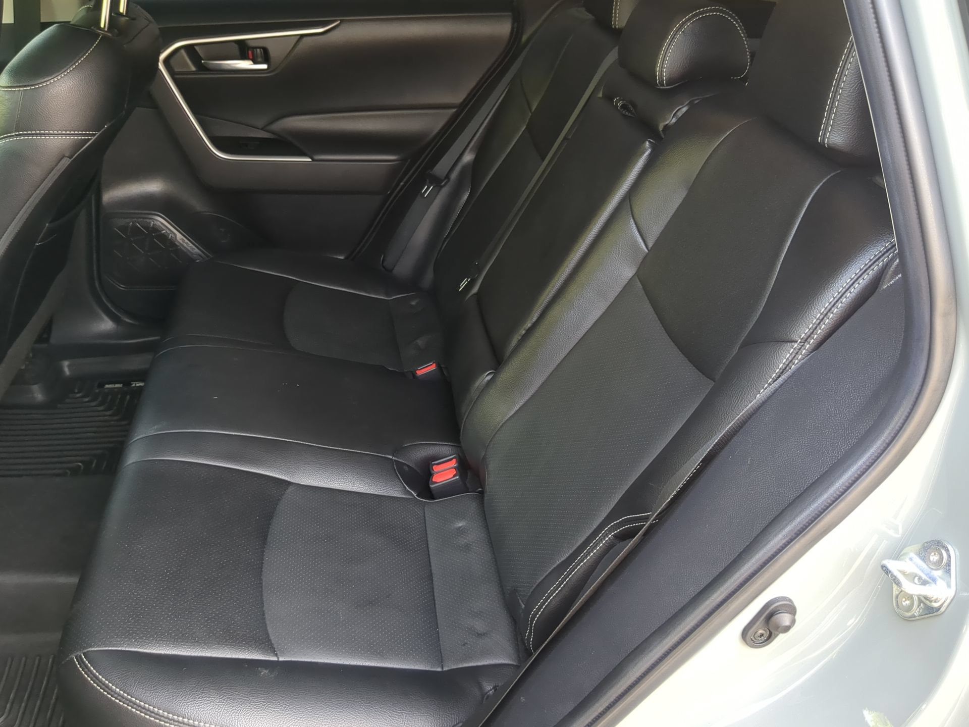 Used 2022 Toyota RAV4 XLE w/ Convenience Package FWD image 54