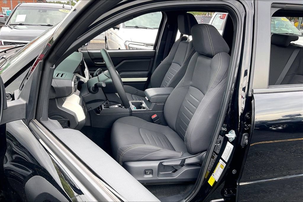 Used 2024 Toyota Tacoma TRD Off-Road AWD/4WD image 24