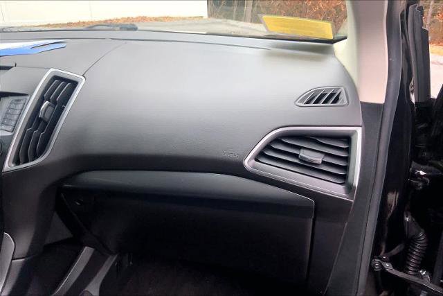 Certified 2019 Ford Edge SE image 18