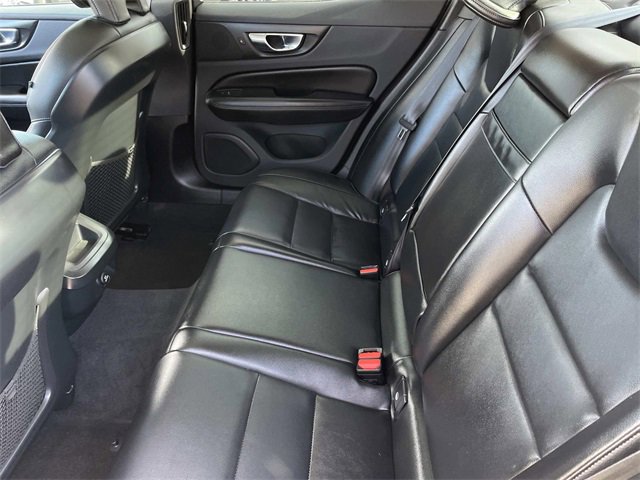 Used 2020 Volvo S60 T5 Momentum w/ Premium Package image 24