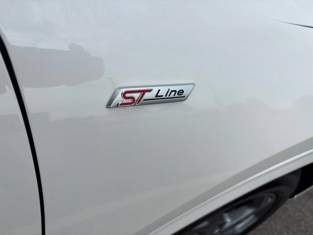 Certified 2023 Ford Escape ST-Line w/ Tech Pack #1 AWD/4WD image 5