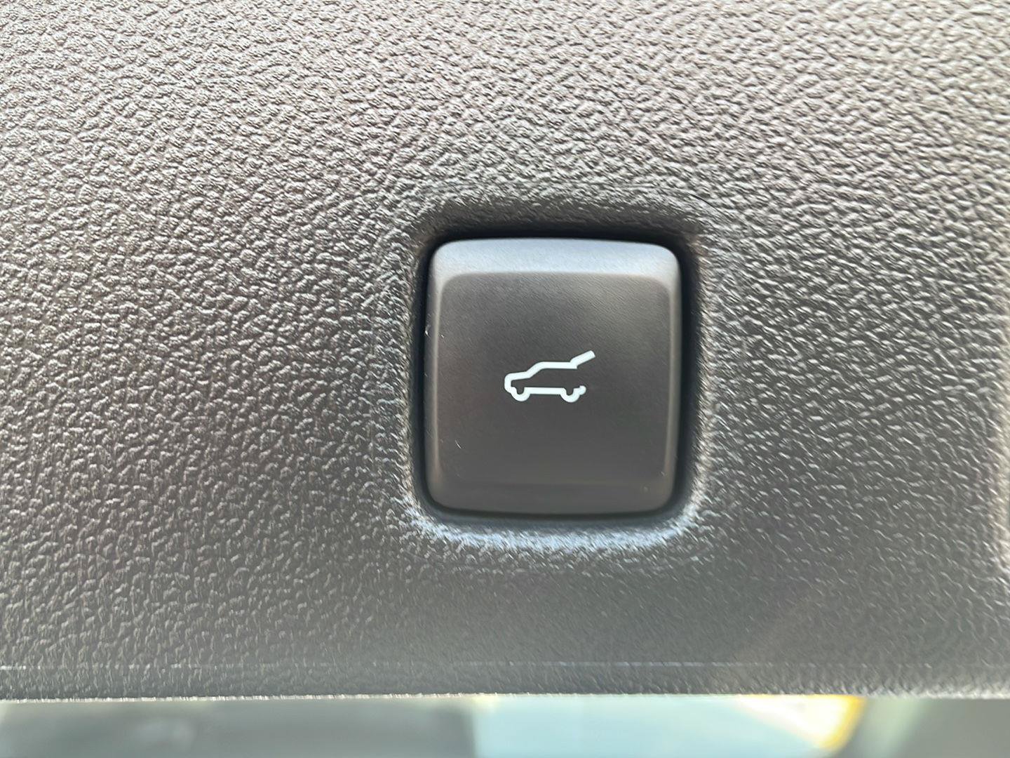 Certified 2022 Ford Escape SEL w/ Technology Package FWD image 29
