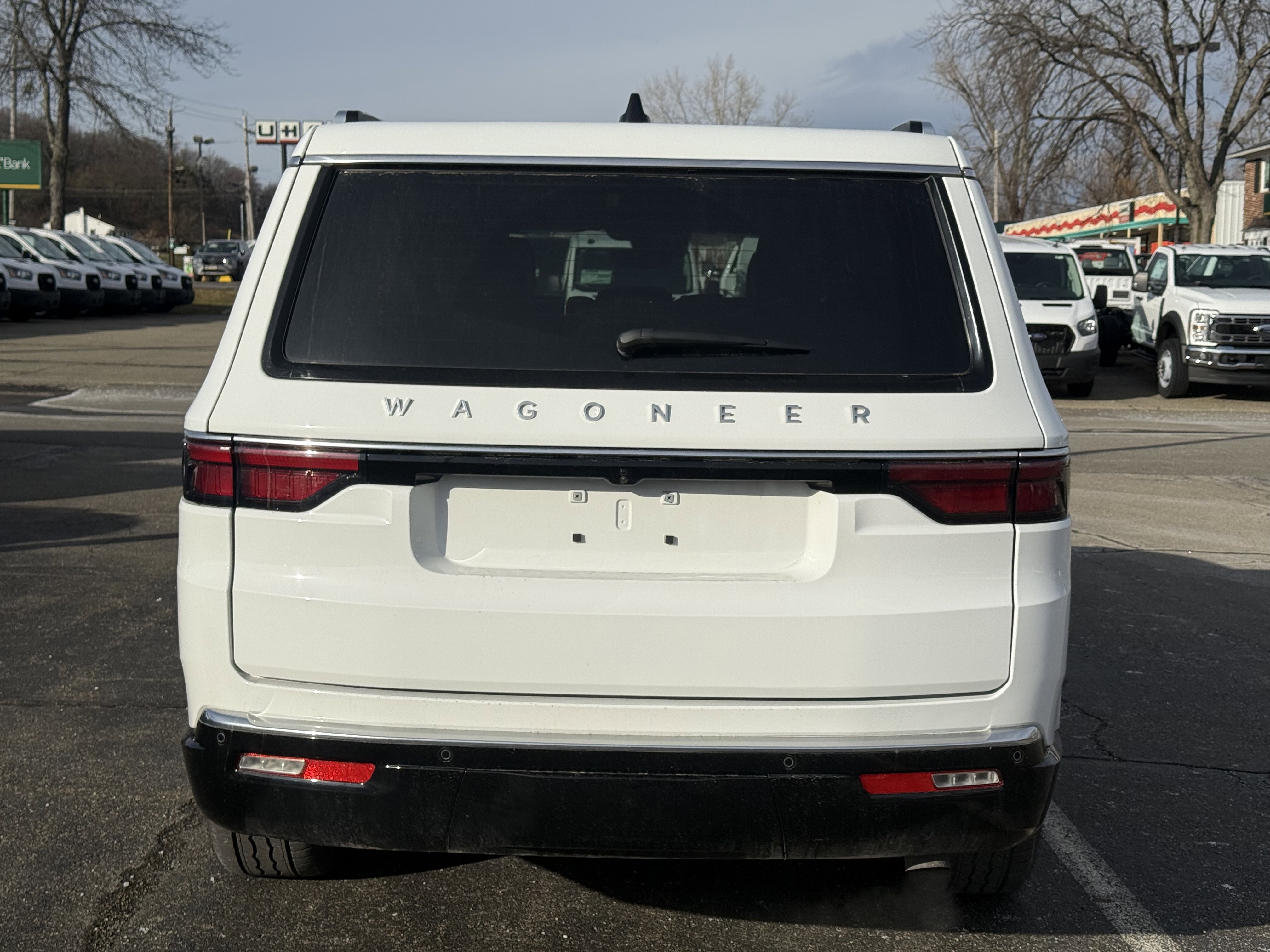 Used 2024 Jeep Wagoneer 4WD w/ Premium Group I image 3