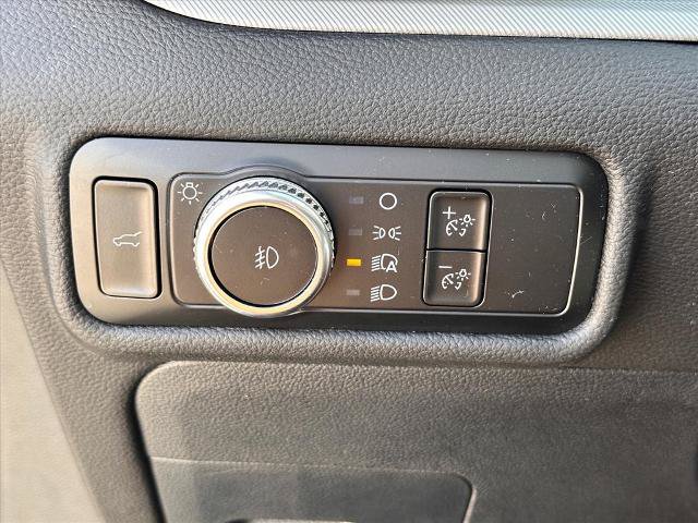 Certified 2023 Ford Explorer XLT w/ Equipment Group 202A RWD image 22
