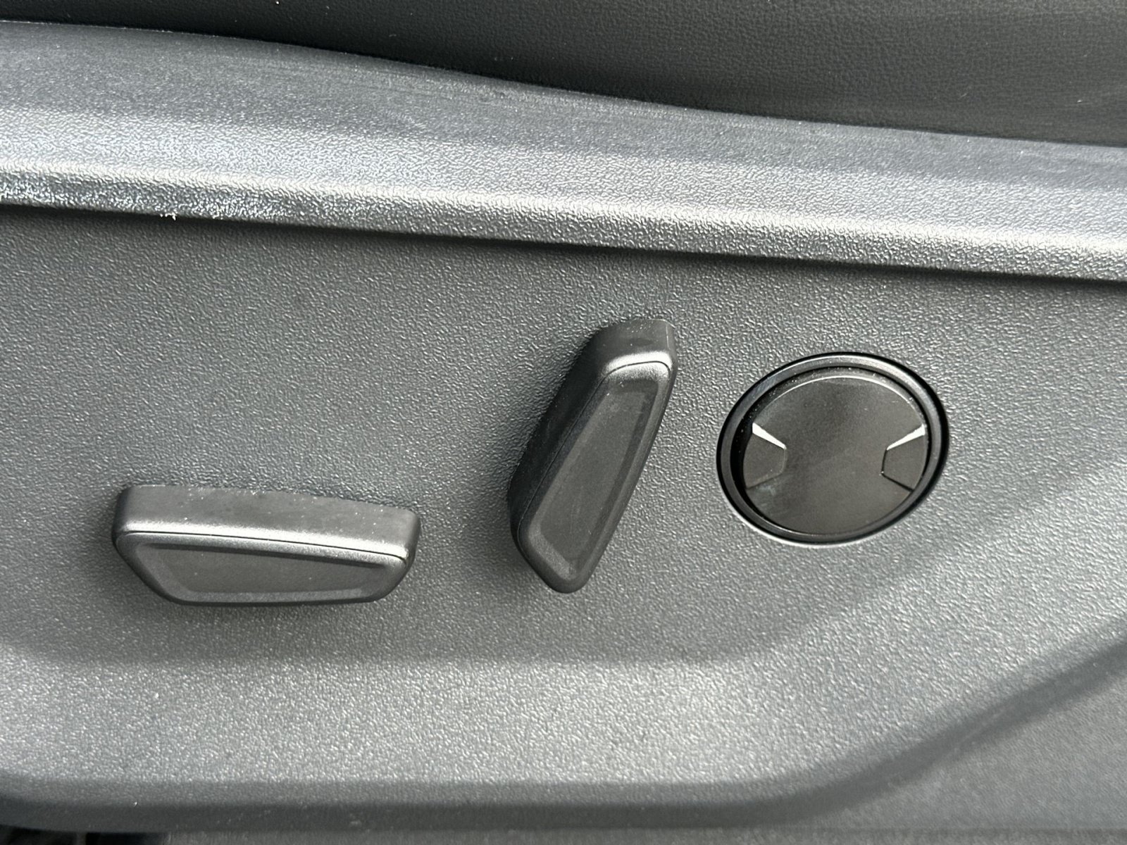 Certified 2025 Ford Expedition Platinum AWD/4WD image 15