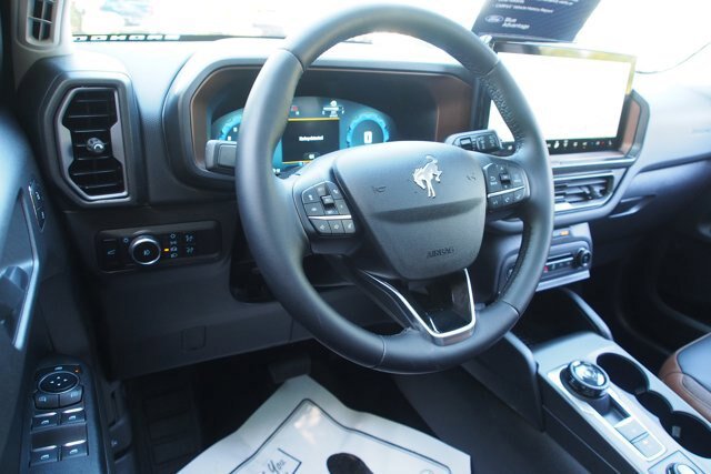 Certified 2025 Ford Bronco Sport Outer Banks w/ Outer Banks Tech Package+ AWD/4WD image 15