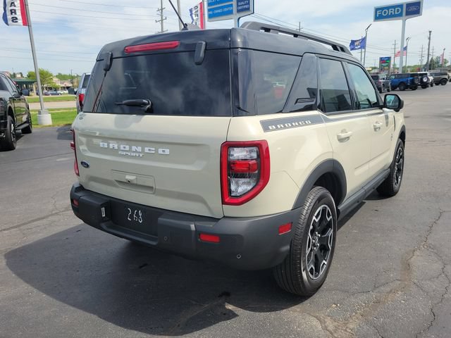 Certified 2025 Ford Bronco Sport Outer Banks w/ Outer Banks Tech Package+ AWD/4WD image 4