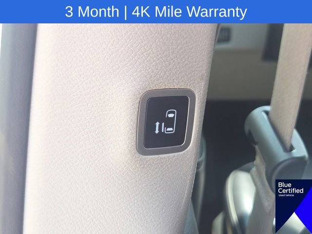 Used 2023 Chrysler Pacifica Touring-L FWD image 24
