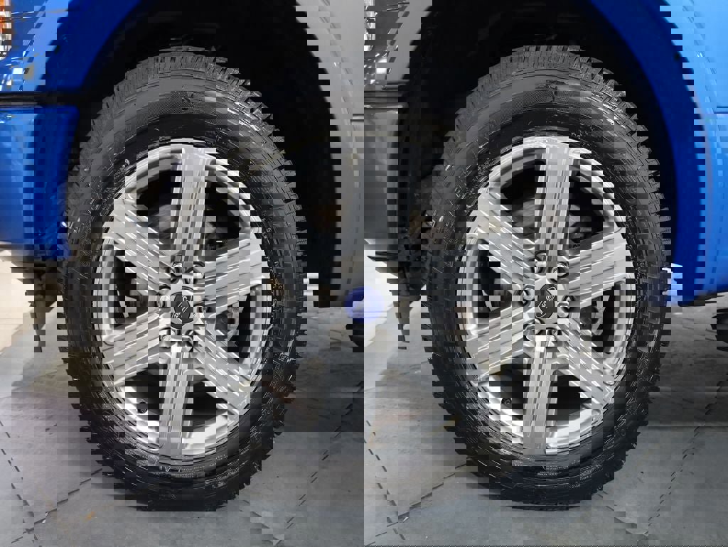 Certified 2019 Ford F150 XLT w/ Equipment Group 302A Luxury image 31