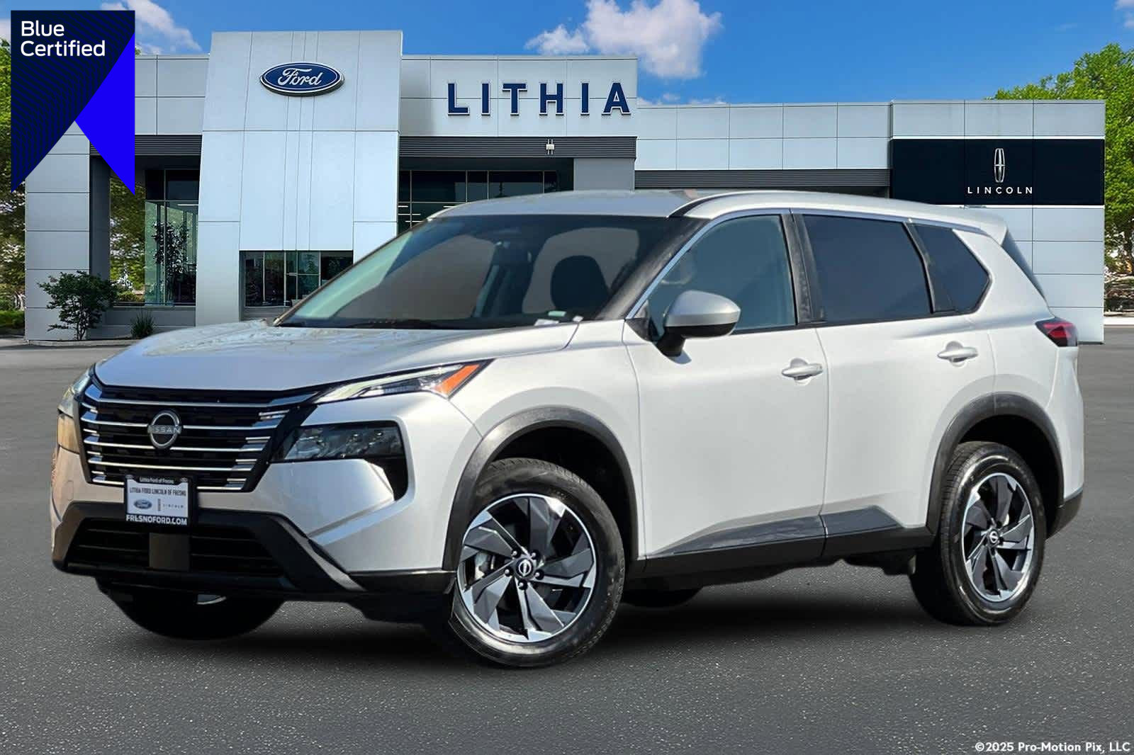 Used 2024 Nissan Rogue SV video 1