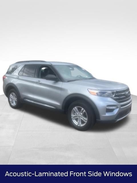 Certified 2023 Ford Explorer XLT w/ Equipment Group 202A AWD/4WD image 8