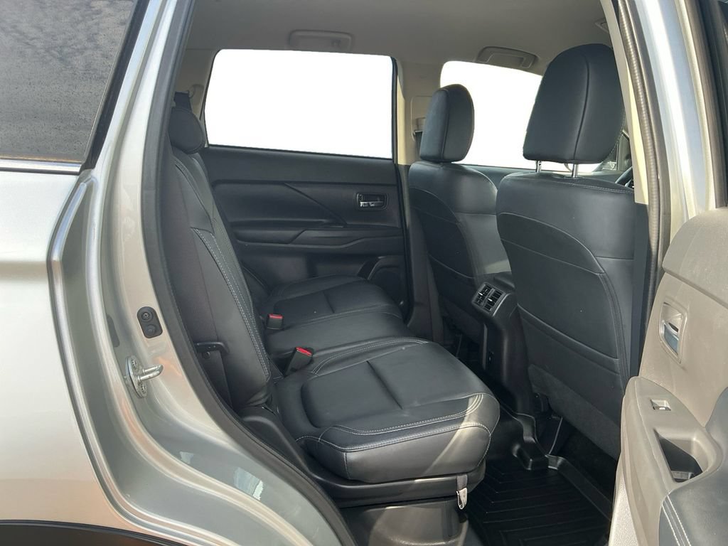 Used 2020 Mitsubishi Outlander SEL FWD image 23