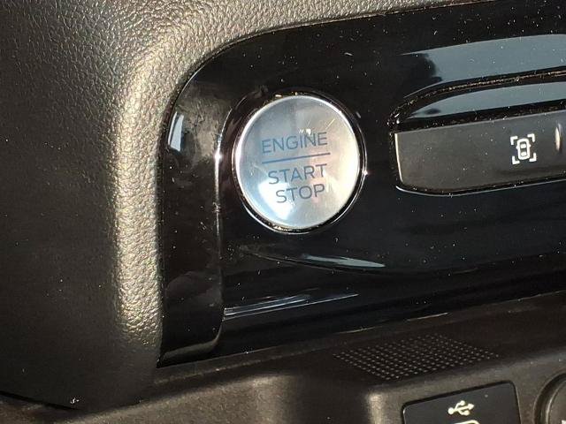Certified 2025 Ford Escape Platinum AWD/4WD image 23