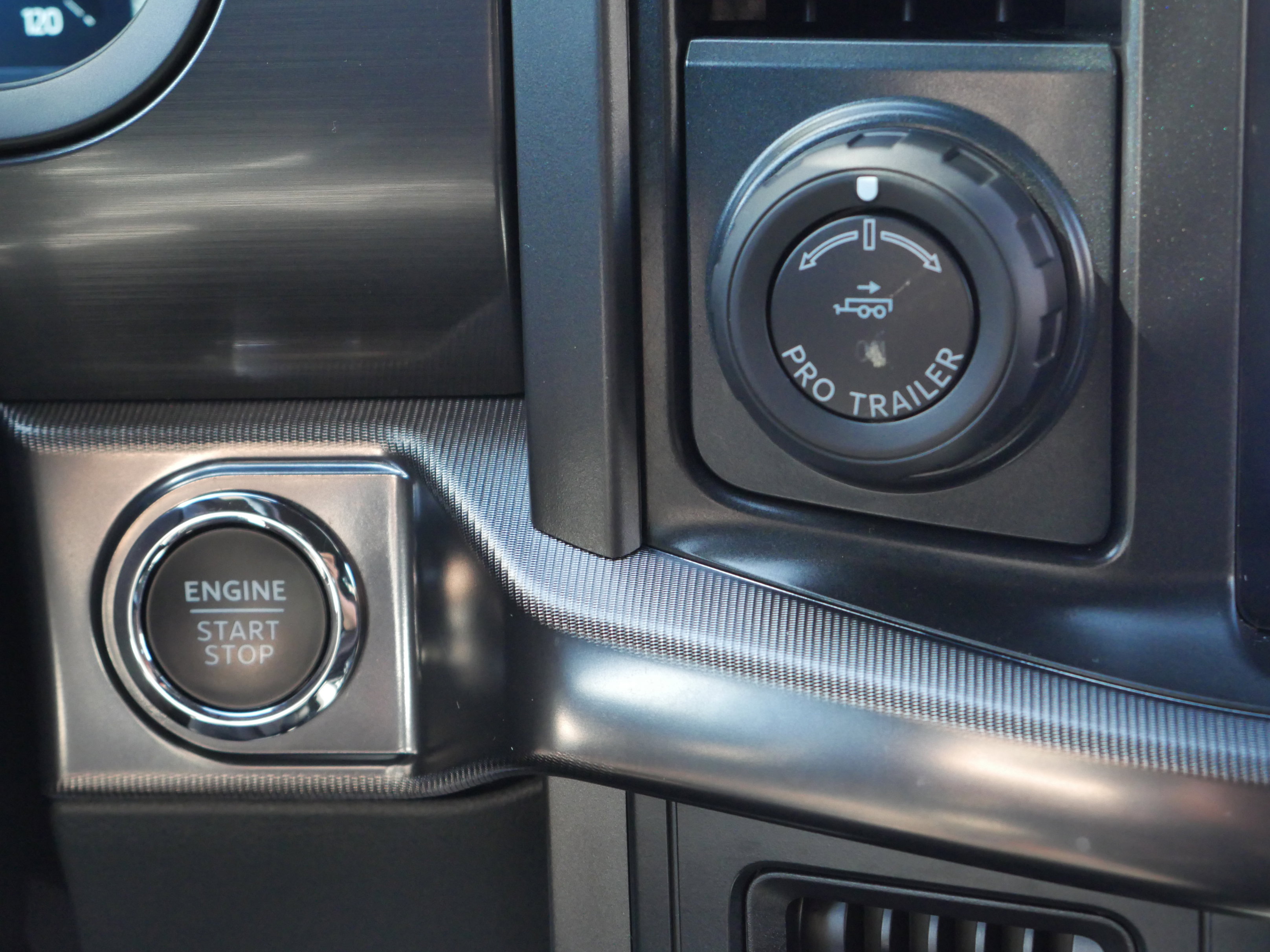 Certified 2025 Ford F150 Lariat AWD/4WD image 8
