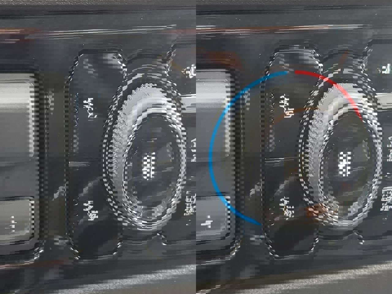 Used 2024 Chevrolet Silverado 2500 LT w/ Convenience Package image 22