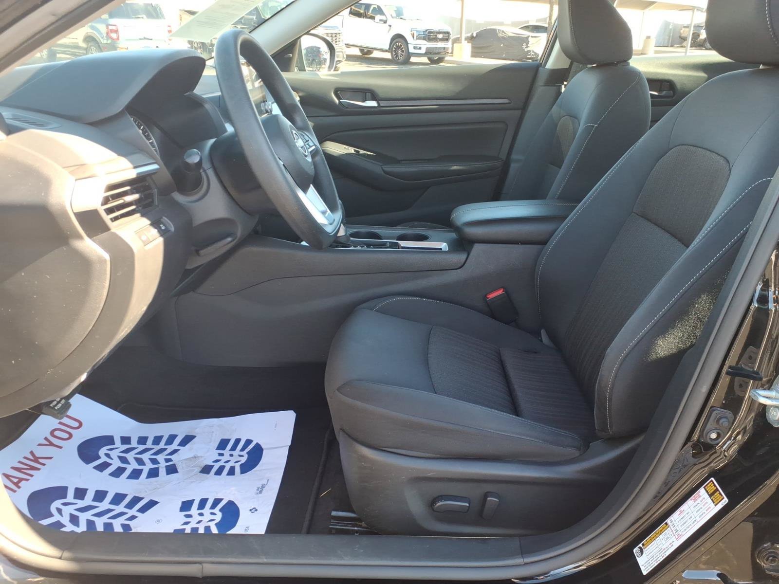Used 2025 Nissan Altima 2.5 SV FWD image 22