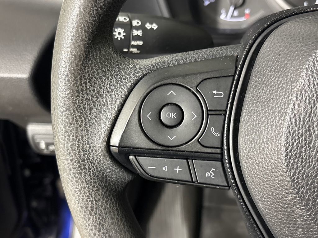 Used 2020 Toyota Corolla LE image 19