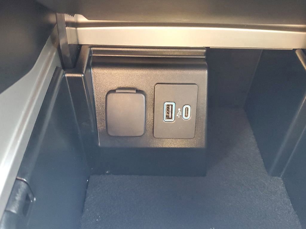 Certified 2023 Ford Explorer ST-Line image 31