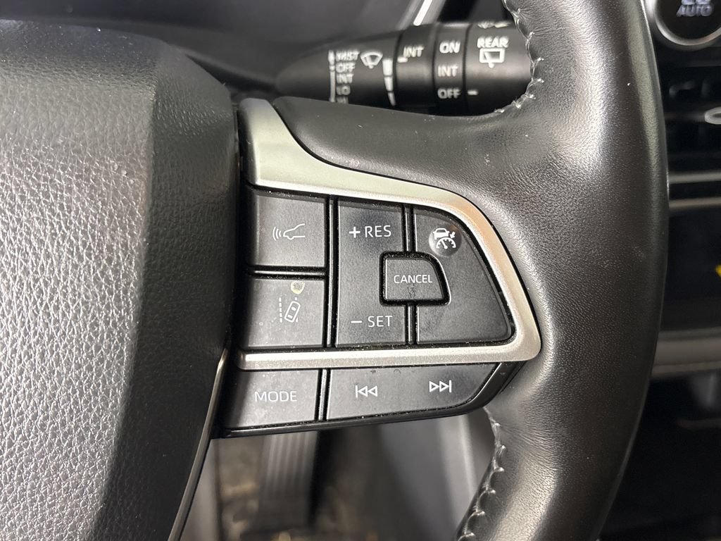 Used 2023 Toyota Highlander Limited AWD/4WD image 18