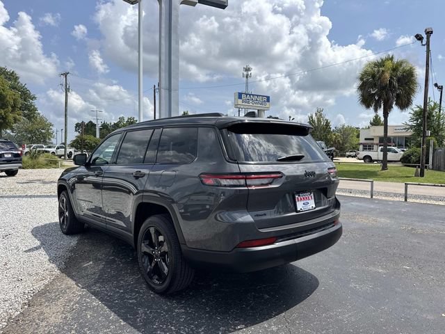 Used 2023 Jeep Grand Cherokee L Altitude AWD/4WD image 5