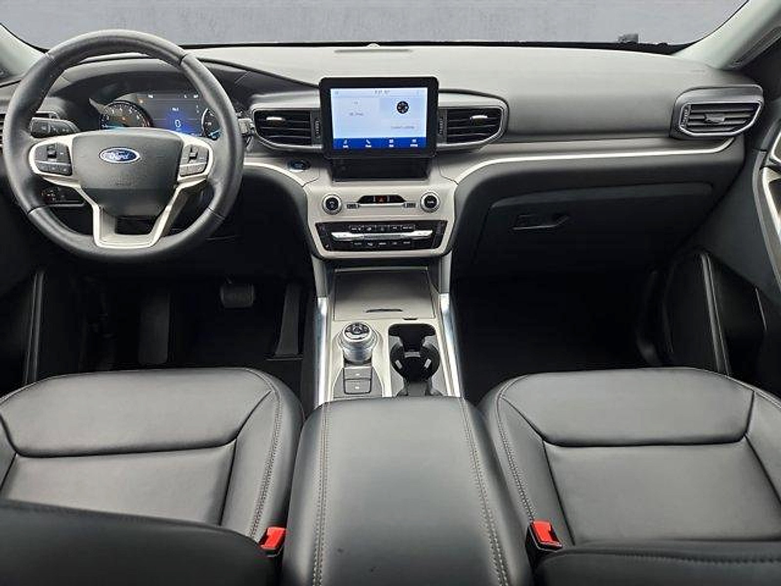 Certified 2023 Ford Explorer XLT w/ Equipment Group 202A AWD/4WD image 9