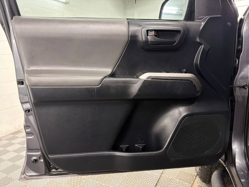 Used 2019 Toyota Tacoma 2WD Access Cab image 15