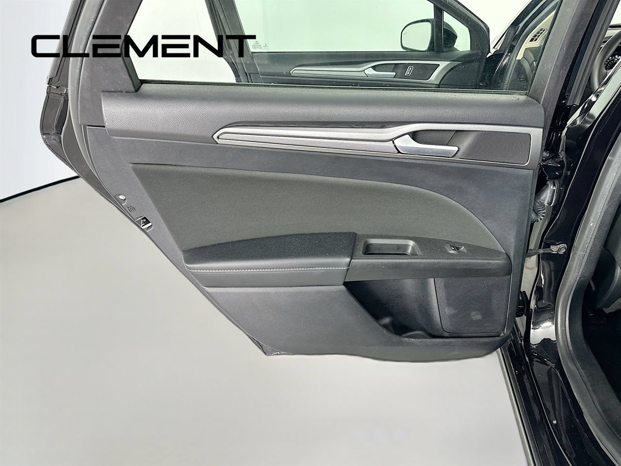 Certified 2020 Ford Fusion SE FWD image 30