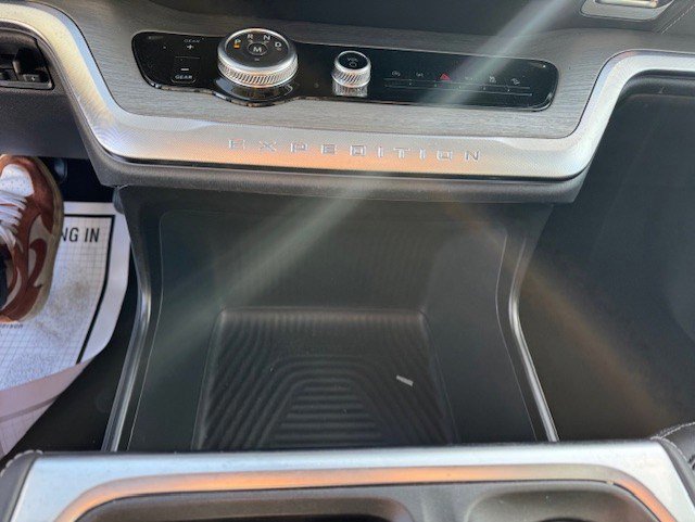 Certified 2025 Ford Expedition Platinum w/ Driver's Package image 25